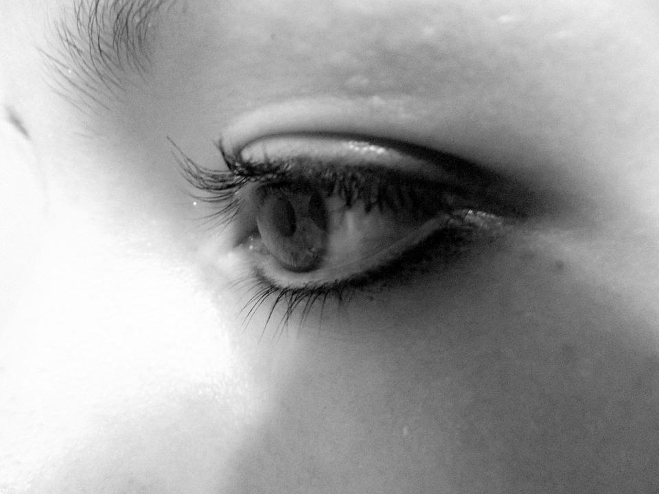 Sublimer son regard avec des techniques de maquillage naturelles